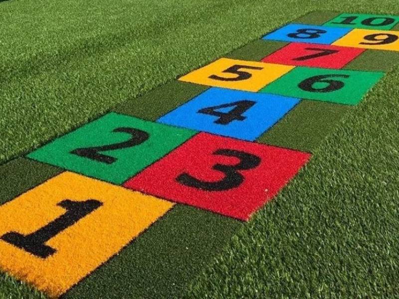 colorful-hopscotch-artificial-turf-playground1