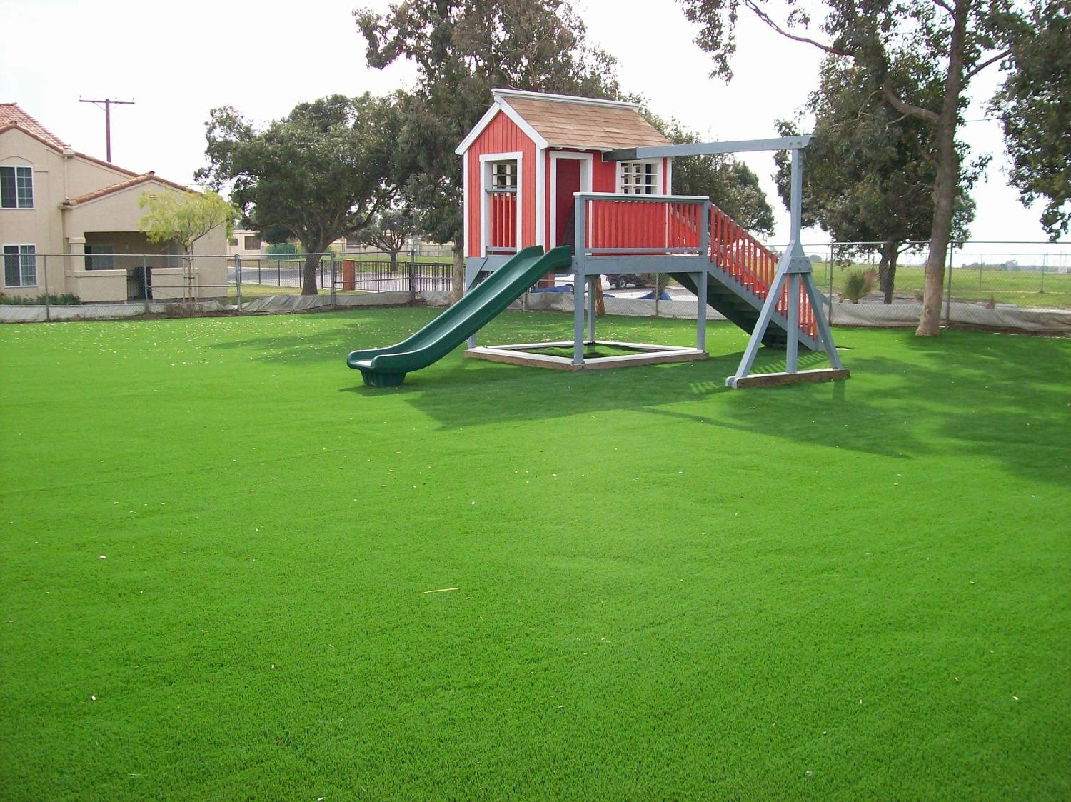 playground-artificial-grass-lawn-playhouse.jpg